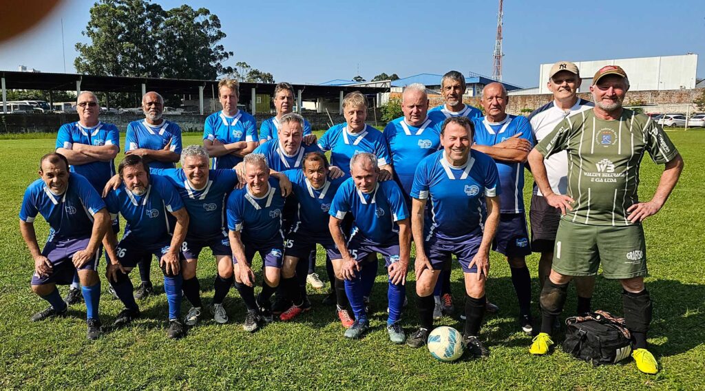 A volta do futebol dos veteranos de Santa Maria (RS), apesar da covid-19 -  21/09/2021 - UOL TAB